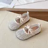 Zapatos Transpirables de Malla Hueca Primavera 2026 para Niñas Moda Infantil Zapatos de Princesa con Lazo Suela Suave Sandalias Estilo Little Chanel