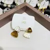 Brincos Assimétricos Quadrados com Formato de Diamante Retro Maillard Café de Luxo Leve com Estilo Cool, Brincos de Tarraxa com Personalidade e Pingentes de Orelha