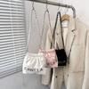 Bolso Cubo Bordado con Diamantes Nuevo Verano 2025 para Mujer con Letras Plisado para el Trabajo Bolso Cruzado de Hombro con Cadena