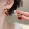 Pendientes de Clip de Lujo Ligero Estilo Hong Kong sin Agujeros para Orejas Pendientes Geométricos de Perla y Camelia para Mujer Sentido Avanzado Simples Elegantes Pendientes Versátiles