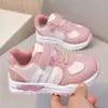 Zapatos Sencillos para Niñas Zapatos de Entrenamiento Alemanes 2026 Primavera/Otoño Nuevos Zapatos Blancos Pequeños para Niños Suela Suave Zapatos de Skate para Niños Deportivos Casuales