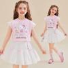 Conjunto de Verão para Meninas 2025 Novo Roupa Infantil Média e Grande Camiseta Pequena de Manga Voadora Conjunto Duas Peças Tesouro Feminino Saia Curta de Tela
