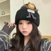 Bonito Gorro de Punto para Mujer en Otoño e Invierno Celebridad de Internet Parche de Oso Gorro de Lana Estilo Coreano Versátil Cálido Protección para los Oídos Bonito Gorro Tejido