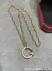 Collar de cadena gruesa estilo Cartier V-oro de alta gama con incrustaciones completas de diamantes en los extremos y diseño de cola de golondrina, chapado en oro de 18 quilates, fabricante de cadenas para clavícula