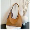 Nueva colección de bolsos de otoño e invierno: bolso de axila elegante, versátil y moderno, perfecto para el trabajo y los desplazamientos, bolso de hombro de gamuza para mujer