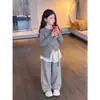 Conjunto de niña 2026 nuevo estilo, el popular y moderno conjunto otoñal de estilo coreano de este año para niñas pequeñas, suéter elegante para niños mayores