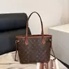 Atacado Transfronteiriço Bolsa Tote Clássica com Monograma 2025 Nova Tendência Simples Moda Bolsa de Ombro de Mão Grande Capacidade Bolsa para o Dia a Dia