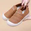Sapatos Femininos Primavera Novo Estilo Casual Esportivo Leve Slip-On Respirável Fly-Knit Sapatos Femininos Sola Macia Fashion Versátil Sapatos de Mãe