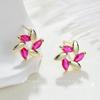 Aretes de Moda de Corindón Rojo Flor de Amor Distintivos Aretes de Corona de Lujo Ligero Hojas Cuadrado Apilado Aretes Dorados para Mujer
