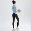 Novo Top de Yoga Costas Nuas 2025 para Mulheres, Conjunto Esportivo para Treinamento e Corrida, Top de Manga Curta de Verão para Pilates e Fitness