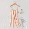 Roupão de Manhã de Casamento Feminino Noiva Madrinha Grupo Seda Gelada Pijama de Casamento Camisola Robe Vermelho Feminino Comprimento Médio Fino