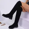 Novas botas de outono transfronteiriças estilo europeu e americano de cano alto, acima do joelho, versáteis, com cadarço nas costas, salto grosso, bico redondo, sapatos femininos de comércio exterior