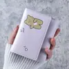 2025 Nuevo Lindo Dibujo Animado Billetera Pequeña Estilo Corto para Mujer 70% de Descuento Broche de Presión Apilado Portamonedas de Gran Capacidad Edición Estudiante Portatarjetas