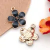 Mezcla 30 Gotas Rosa Negra Flor de Cerezo Margarita Colgante de Aleación Pulsera DIY Llavero Accesorios de Joyería Colgante