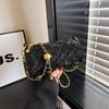 Bolso de Cadena de Diamantes para Mujer 2026 Modelo Nuevo Textura de Alta Gama Diseño de Nicho Otoño e Invierno Versátil Hombro Cruzado Bolso Cilindro