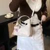 Bolsa de Mão e Bolsa Transversal de Nicho Nova da Primavera 2026, Bolsa de Ombro Elegante de Grande Capacidade para o Dia a Dia, de Alta Qualidade, para Mulheres