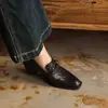 Novas botas de tornozelo femininas de moda outono/inverno, bico quadrado, couro genuíno, salto alto grosso, sapatos baixos de couro pequenos para mulheres, corte profundo