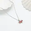 Collar de Moda de Lujo Ligero con Diseño Hueco de Flor de Amor y Mariposa, Cadena para Clavícula de Temperamento Nicho para Mujer, Venta al por Mayor