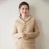 2025 Novo Outono e Inverno Tricô de Caxemira Cor Lisa com Capuz Feminino Solto com Efeito Emagrecedor Tricô Tricotado Camisa de Base
