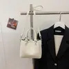Bolsa Saco Retro Simples Versátil 2026 Novo Modelo Feminina de Ombro Transversal de Alta Qualidade Bolsa de Ombro Moda Tendência para o Dia a Dia