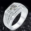 Anillo de caballero dominante con imitación de diamantes de imitación en vivo de TikTok de mano rápida, tres filas de diamantes de 2 quilates, elegante anillo de diamantes de moda para hombre