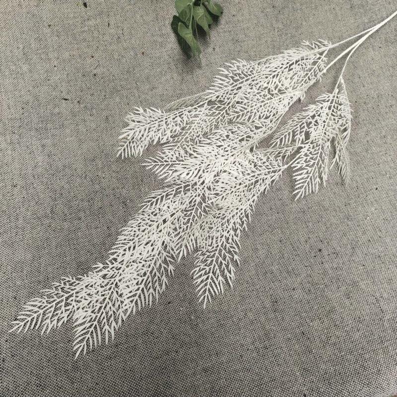 白色