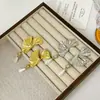 Pendientes de Hoja de Ginkgo Lugong Nuevo Tendencia de Moda para Mujer Versátiles Pendientes de Alta Gama Pendientes de Flor de Aleación
