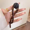 Pinza de pelo trenzada de alta gama con forma de tiburón para mujer, accesorio para el cabello, color marrón perlado, 2024