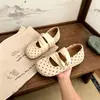 Zapatos planos retro estilo bosque de lunares con tiras retorcidas, punta redonda, suela suave y diseño plano, perfectos para combinar con vestidos para el uso diario.
