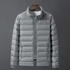 2025 Nueva Chaqueta de Invierno para Hombre Blanca de Plumón de Pato Cuello Alto Corta Ligera Cálida Casual Deportiva Chaqueta de Plumón