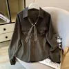 Elegante Bufanda de Seda para Viajes Diarios Camisa de Manga Larga para Mujer, Otoño Bolsillo Doble Holgada Adelgazante Cuello de Moda Top en Blanco