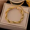[Collar + Pulsera] Estilo Francés Ins de Lujo Accesible Cadena para Clavícula de Corazón Estilo Dulce Collar de Acero de Titanio con Borla de Corazón de Melocotón para Mujer