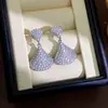 Brincos Pequenos em Forma de Leque Estilo Coreano com um Toque de Luxo e Elegância, Novos Brincos de Tarraxa Populares para Mulheres com Design Único, Atacado