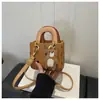 2026 Nuevo Modelo Bolso de Mujer para Comercio Exterior con Estampado de Oso Lindo, Bolso de Mano Cuadrado Pequeño, Bolso Cruzado de Hombro para Mujer Estilo Coreano