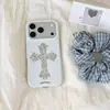 Fondo Blanco Diseño de Cruz Hueca Adecuado para iPhone 17 Pro Max, Apple 16/15 Pro Funda de Teléfono Estilo Coreano