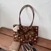 Nueva colección otoño e invierno 2026: bolsa de mano de cuero y terciopelo, bolso de hombro, con detalle de lazo, bolso versátil, diseño de lunares, estilo casual