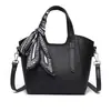 Bolso de mano para mujer, estilo coreano, ligero, lujoso, moderno, sencillo, de gran capacidad, para llevar debajo del brazo