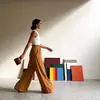 Calça de Verão Lisa de Cintura Alta Wide Leg para Mulheres 2026, com Cintura Elástica Plissada e Cordão, Afinando e com Caimento Fluido, Roupas Femininas de Comércio Exterior