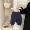 Calça Jogger Floral Estilo Boho para Bebê Menina Outono e Inverno Nova Tendência Infantil Spliced Renda Forrada com Lã Calça Lanterna Quente