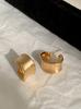 Pendientes Elegantes de Estilo Francés Minimalista de Ena Matsumoto, Pendientes de Aro Ancho con Borde Amplio de Semicírculo Cepillado Mate