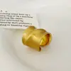 Colección de Pendientes y Anillos de Moda Versátil de Lujo Ligero de Gama Alta Cepillados Transfronterizos Pendientes de Personalidad Versátiles Diarios para Viajes de Negocios para Mujeres