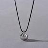 Collar Minimalista y Fresco con Colgante de Gota de Agua y Cordón Negro, Cadena de Longitud Ajustable, Collar Único y Distintivo en Estilo Nicho Europeo y Americano