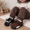 Zapatos para Niños Zapatos de Entrenamiento Alemanes para Niños Zapatos Deportivos con Estampado de Leopardo para Niñas Zapatos de Invierno 2026 para Niños con Forro de Terciopelo Zapatos Retro Forrest Gump