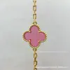 V Gold Novo Produto Pó de Bolha Esmalte Trevo de Quatro Folhas Pulseira de Cinco Pétalas para Mulheres Pulseira de Cristal Rosa Versão Alta Artesanato de Usinagem de Precisão CNC