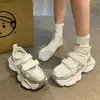 Sandalias de Velcro de Suela Gruesa Baotou para Mujer Verano 2026 Nuevas Versátiles Zapatos de Papá Malla Transpirable Hueca Zapatillas