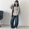 Conjunto de moletom feminino 2026 primavera e outono novo estilo universitário moletom com gola jeans falso conjunto de duas peças moderno