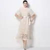 Foto Real de um Vestido Romântico Estilo Francês com Bordado Floral Tridimensional, Gola Alta, Mangas Longas, Cós Marcado, Vestido Elegante e Emagrecedor de Corte A