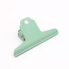 Punto de fábrica cabello liso color grande pintura clip de montaña tablero de dibujo metálico clip para facturas clip de sellado puede imprimir logotipo