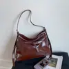 Bolso de hombro y bandolera de alta calidad vintage transfronterizo, nuevo para otoño 2026, simple, casual, de gran capacidad, para el trabajo y el trayecto diario.