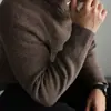 Suéter masculino 2026 outono e inverno novo com capuz casual quente suéter de malha masculino com textura